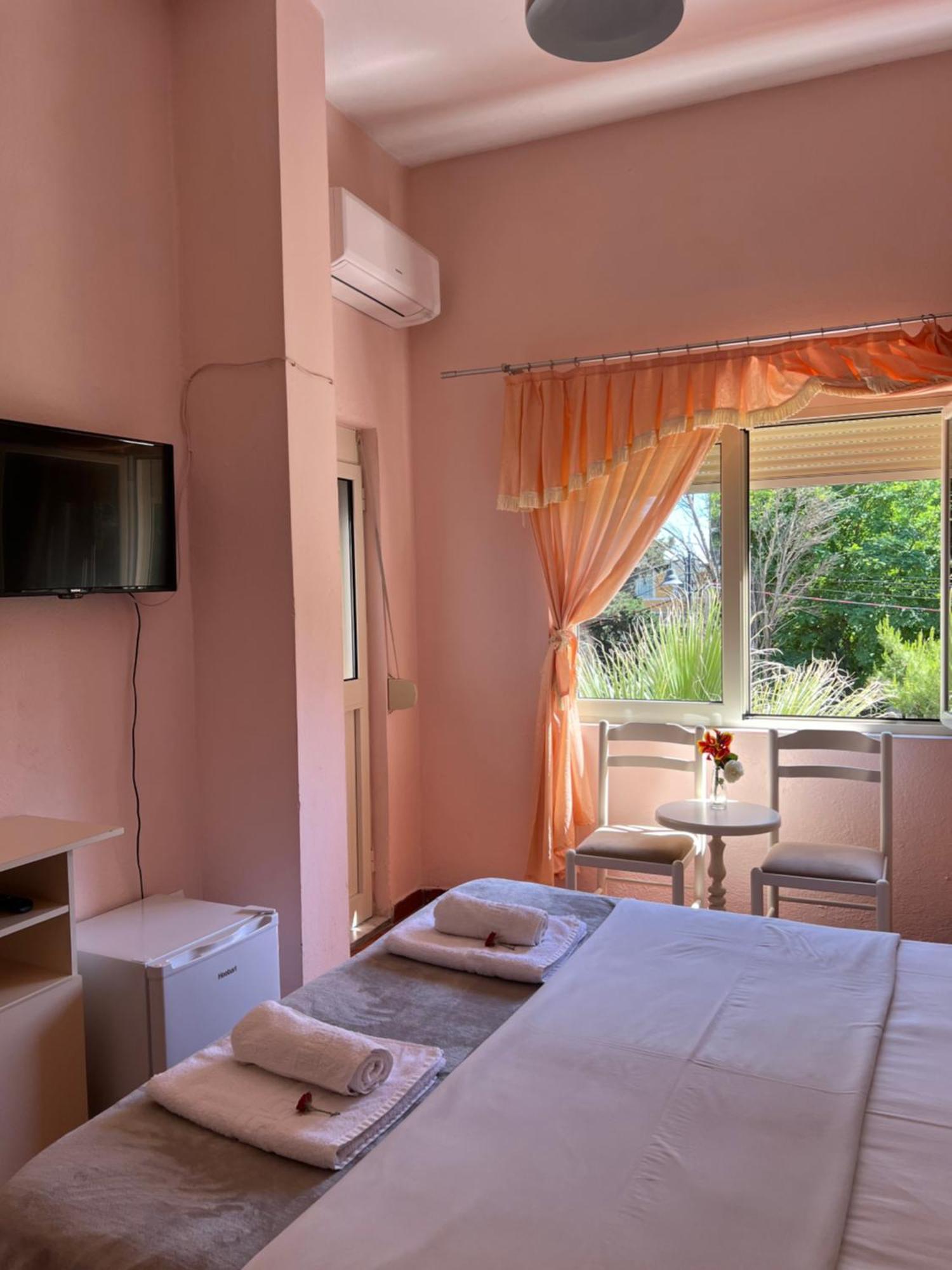 Hotel 3 *